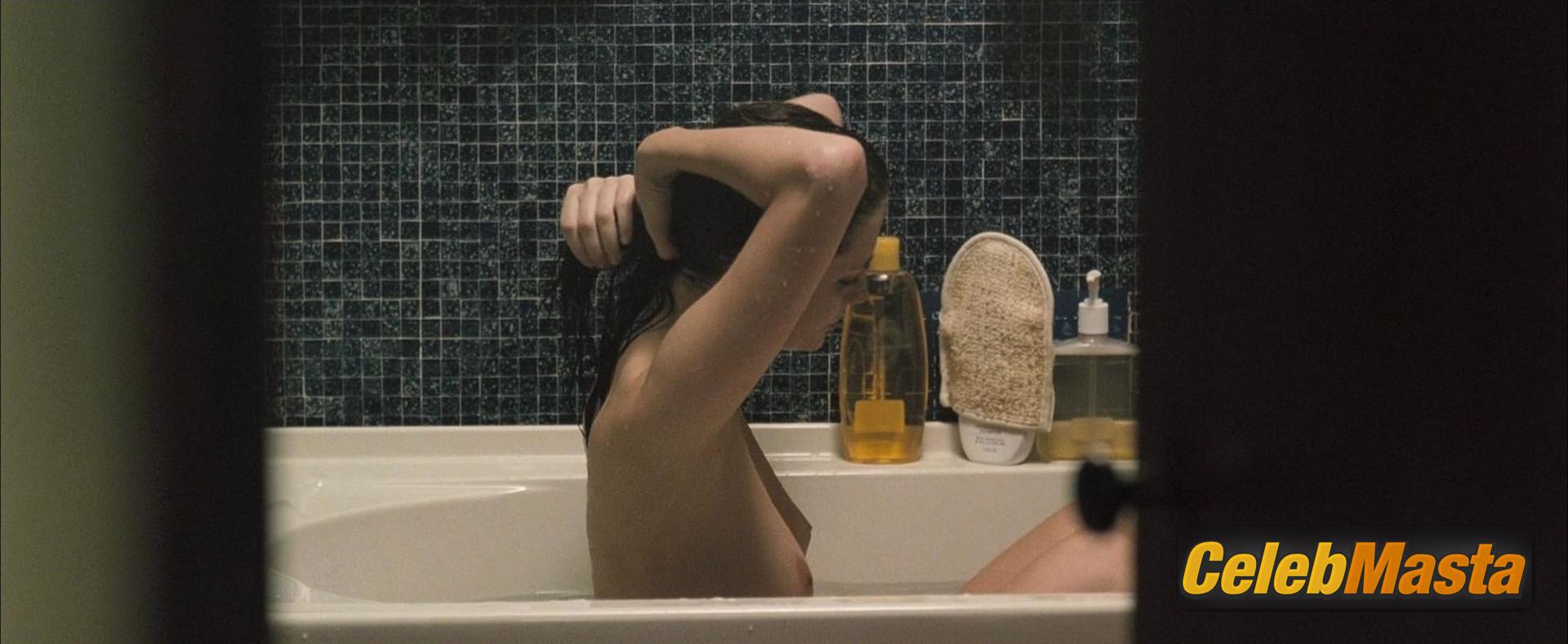 Photo Gallery: Mischa Barton in Assassination Of A High School President photo 4