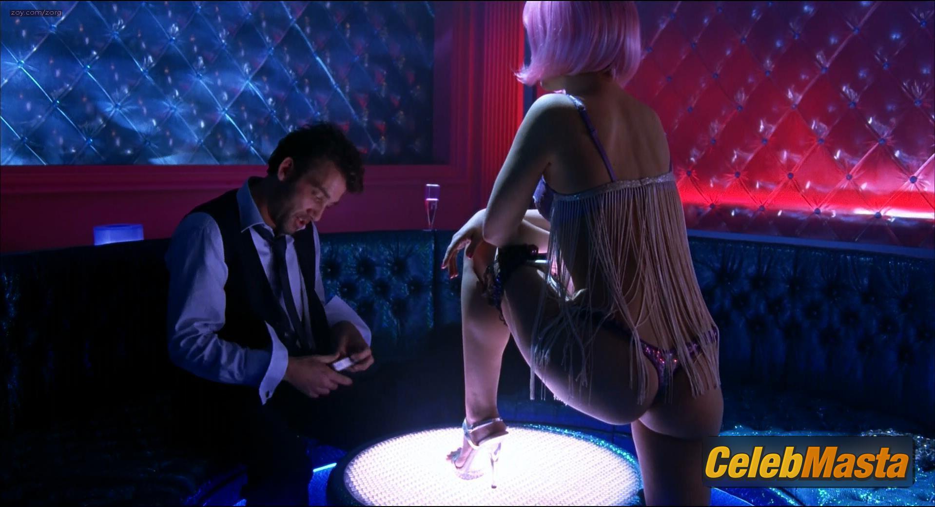 Natalie Portman Scene Photos Gallery from Closer photo 3
