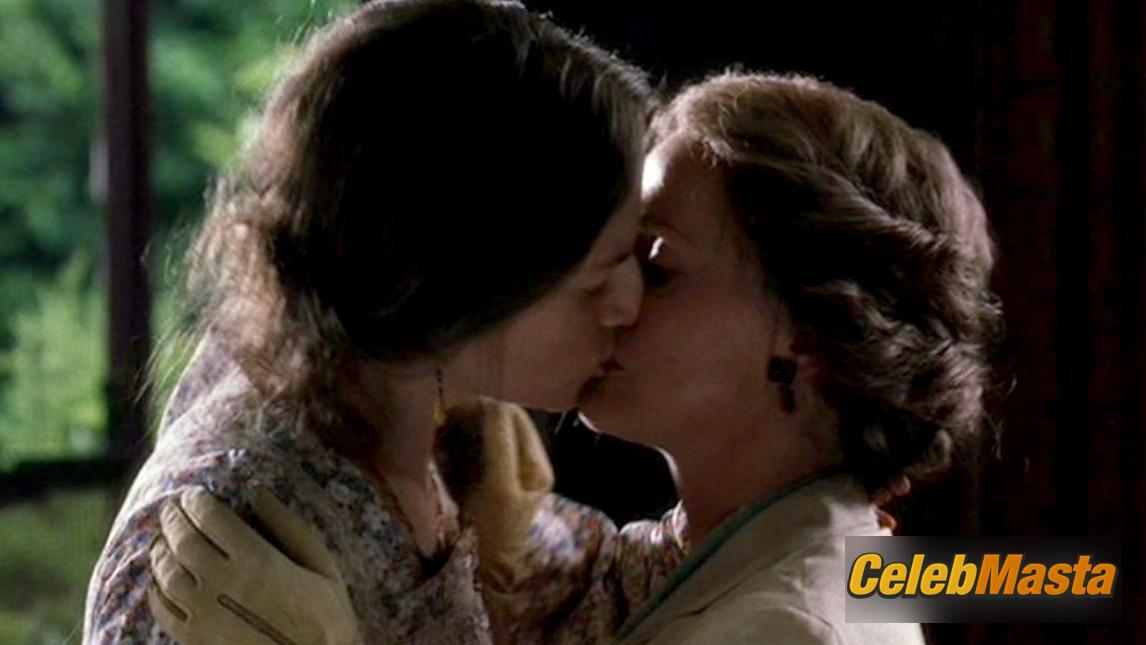 Nicole Kidman Scene Photos Gallery from The Hours photo 1
