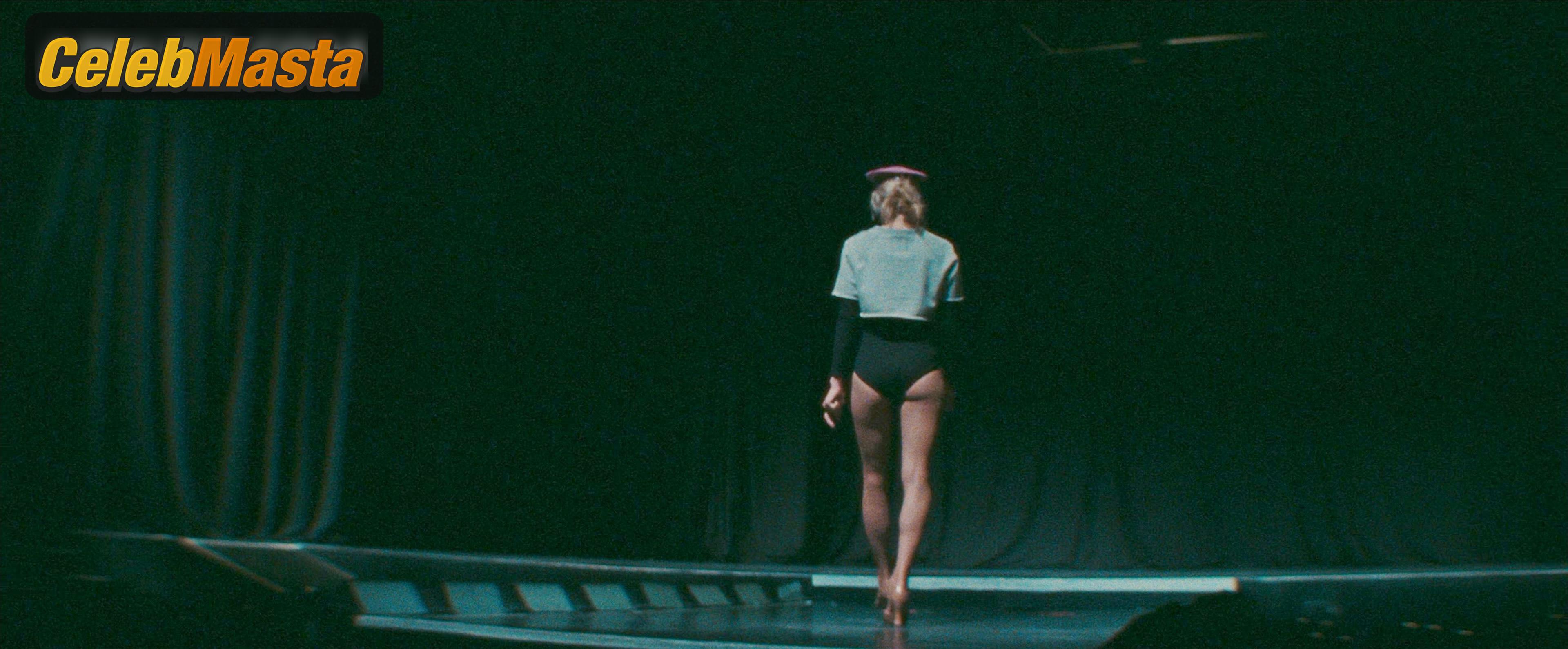 Pamela Anderson Photo Collection from The Last Showgirl photo 2