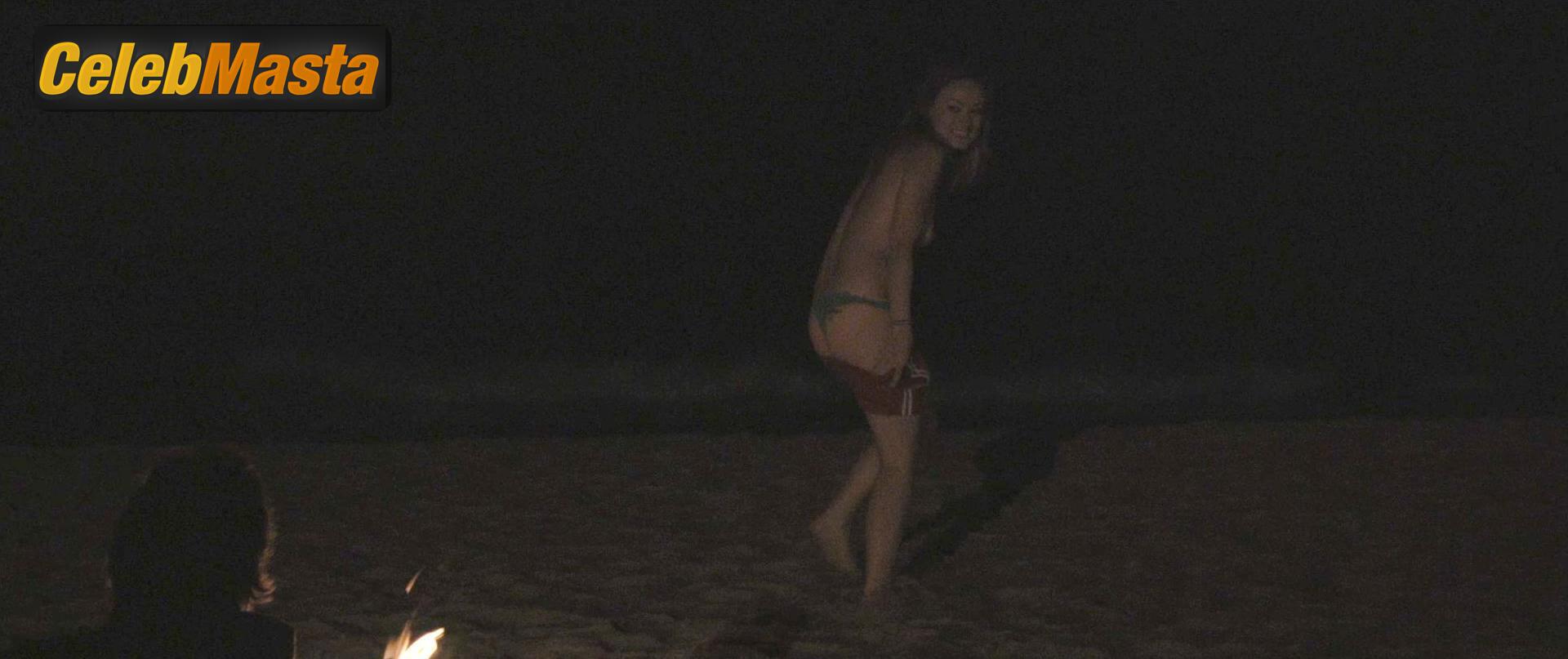 Olivia Wilde Photo Collection from Drinking Buddies photo 4
