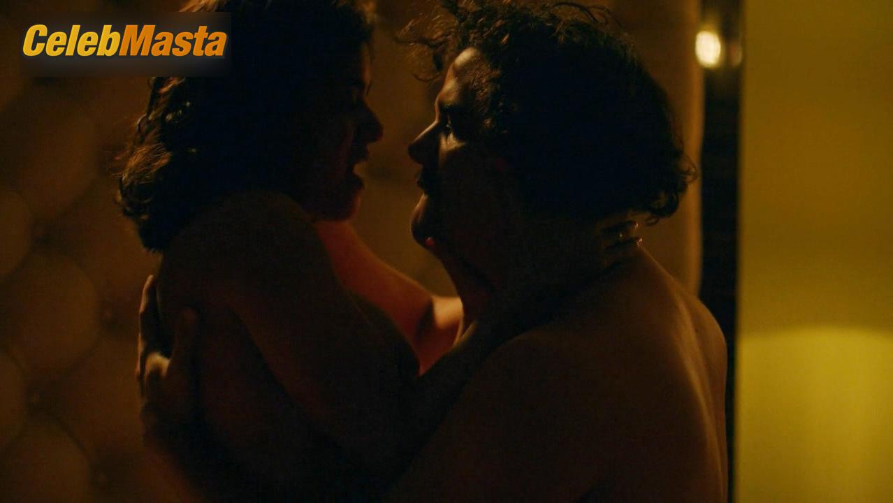 Photo Gallery: Paulina Gaitan in Narcos photo 1