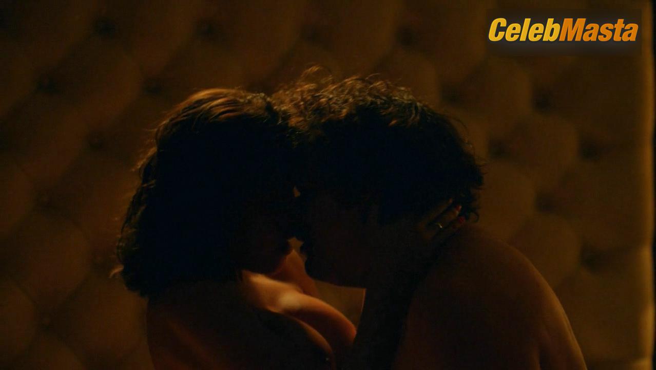Photo Gallery: Paulina Gaitan in Narcos photo 2