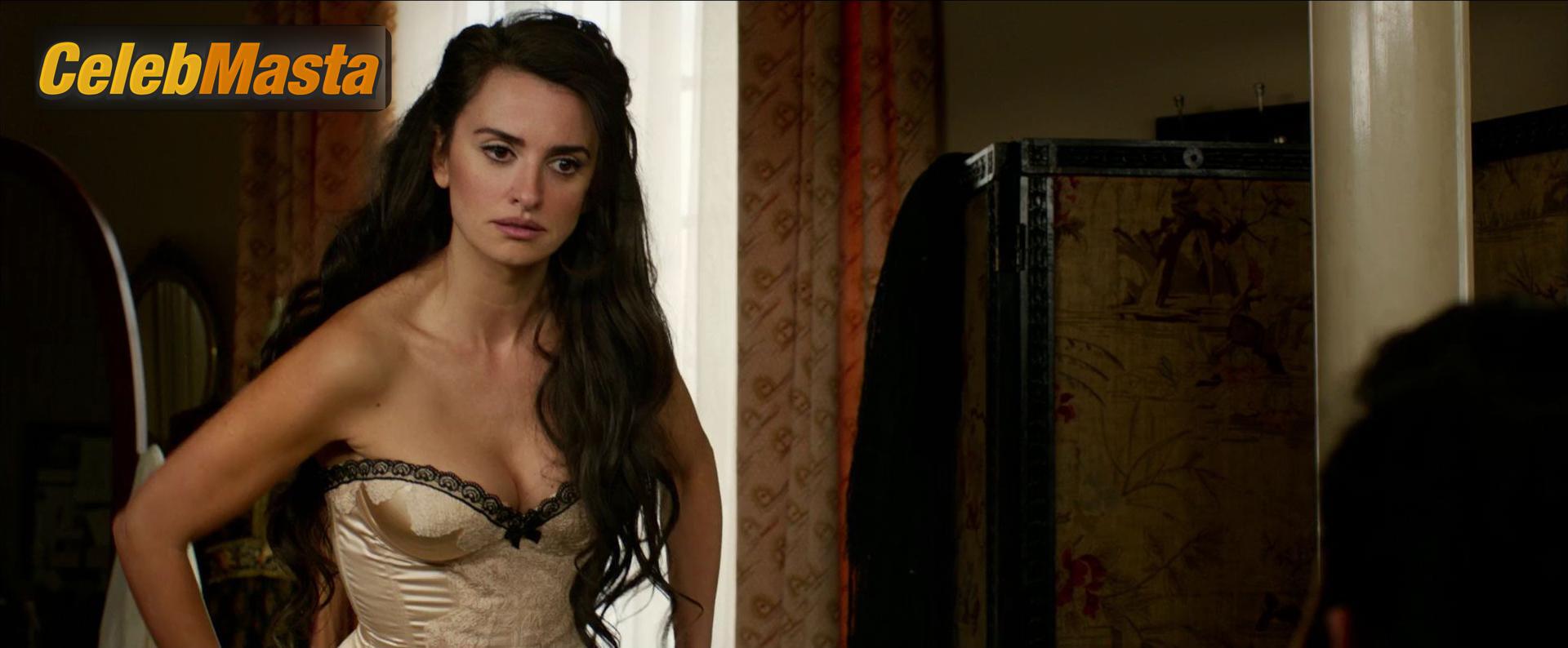 Penelope Cruz Photo Collection from The Queen Of Spain photo 2