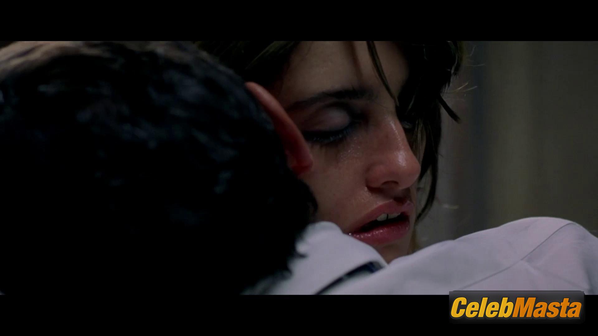 Penelope Cruz Scene Photos Gallery from Don’t Move photo 2