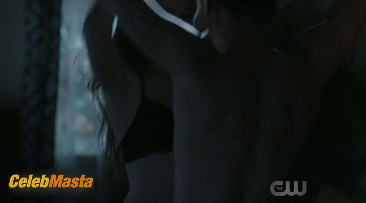 Photo Gallery: Peyton List in Frequency photo 2