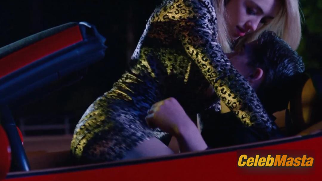 Peyton List Photo Collection from Cobra Kai photo 3