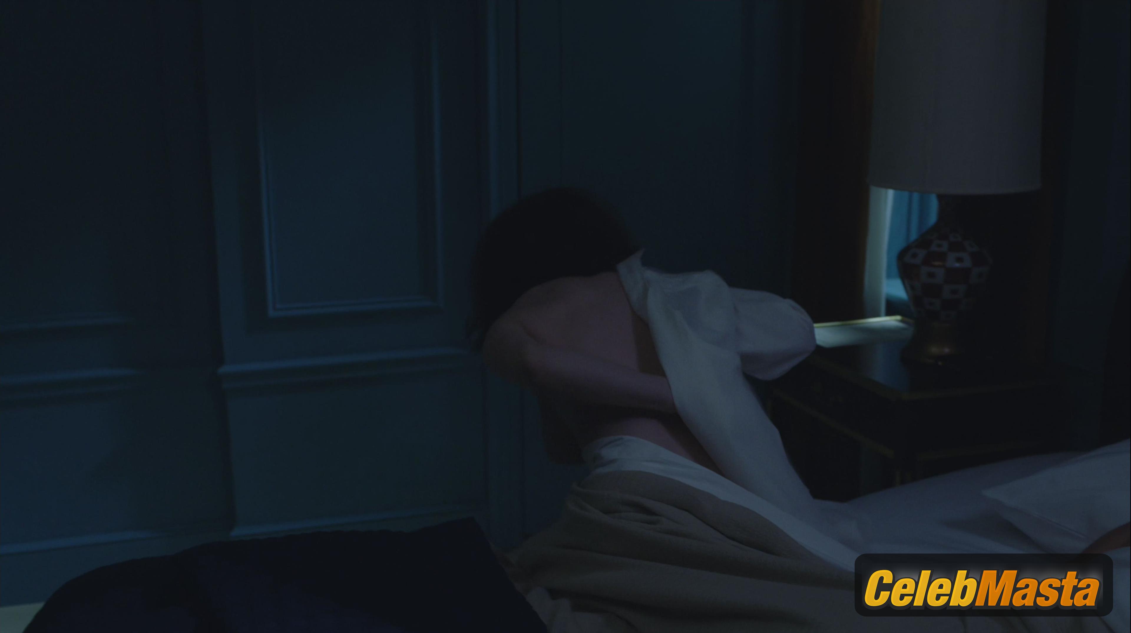 Rachel Brosnahan Photo Gallery from The Marvelous Mrs. Maisel photo 3