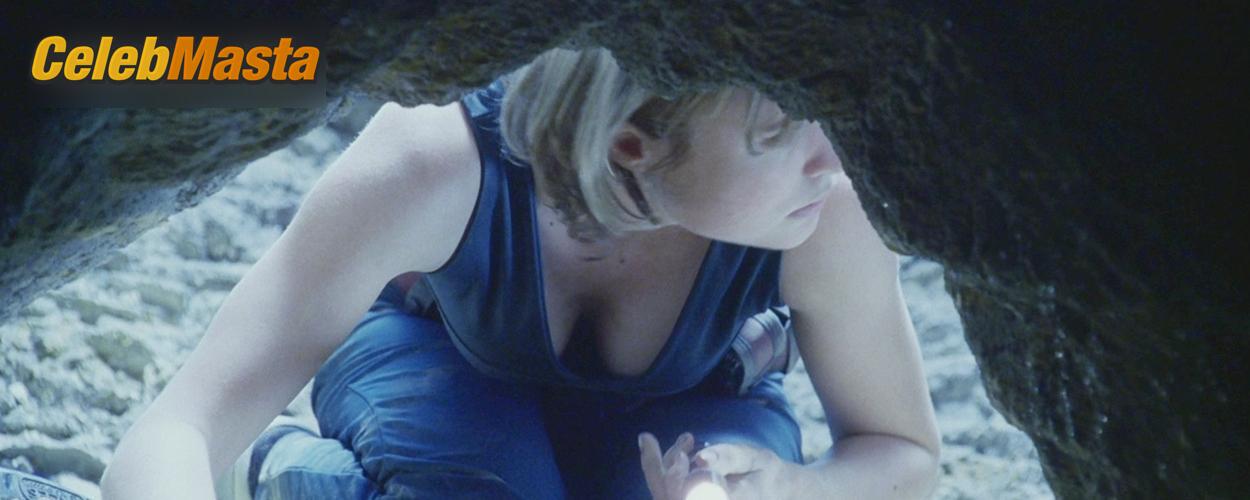 Radha Mitchell Photo Gallery from Pitch Black photo 4