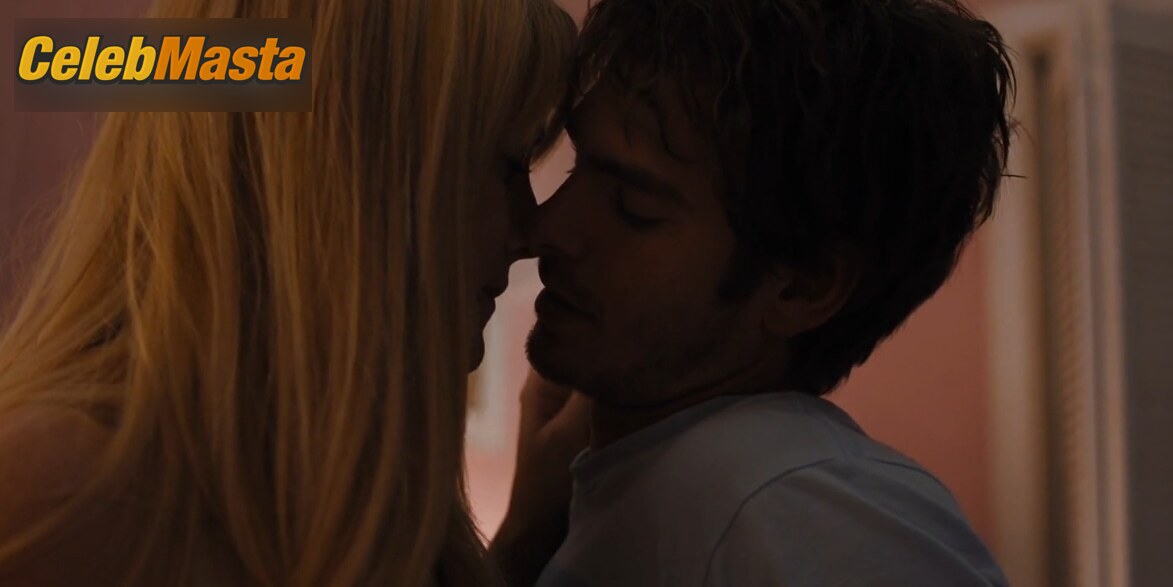 Riley Keough Photo Gallery from Under The Silver Lake photo 4