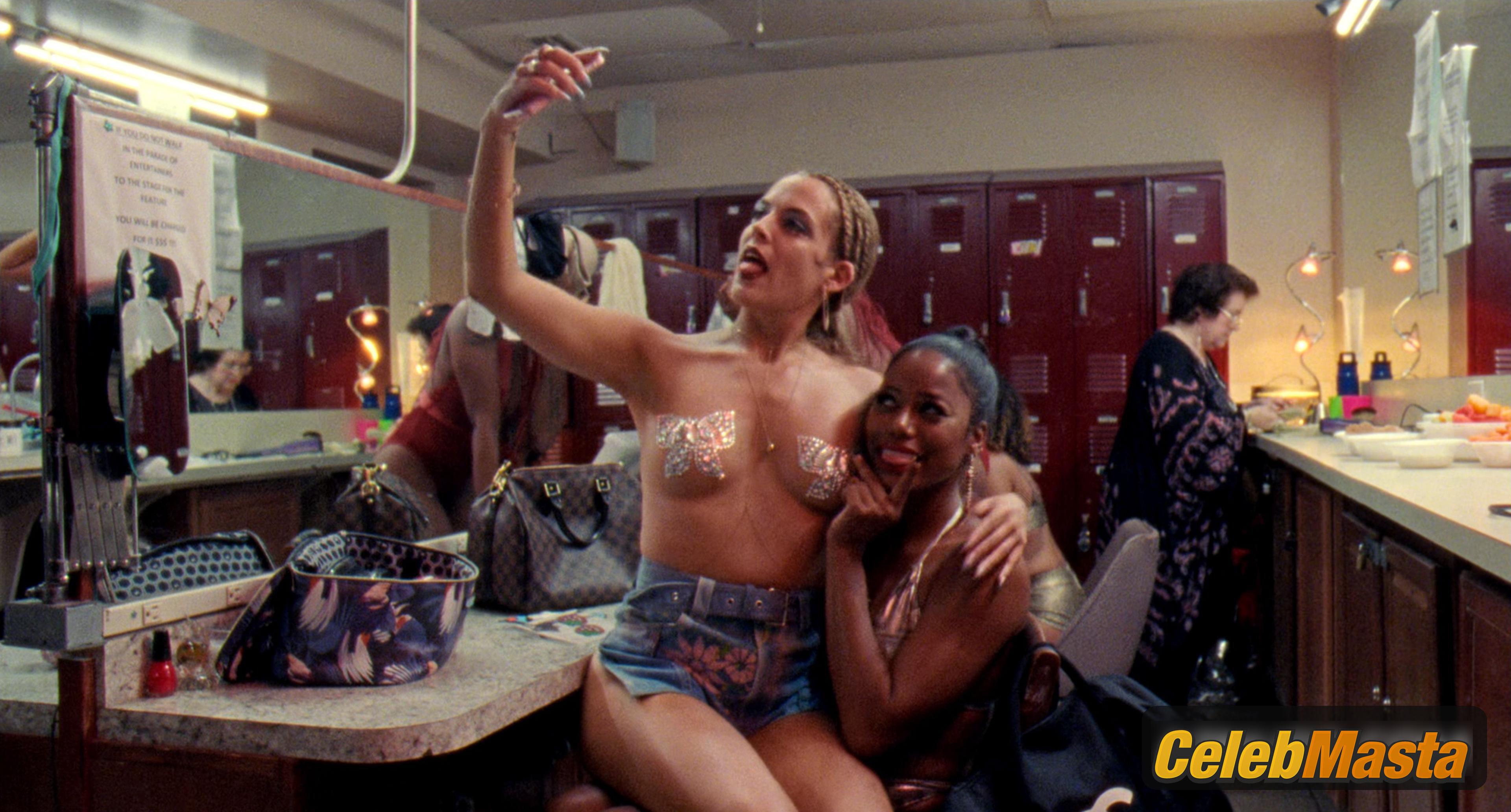 Photo Gallery: Riley Keough in Zola photo 3