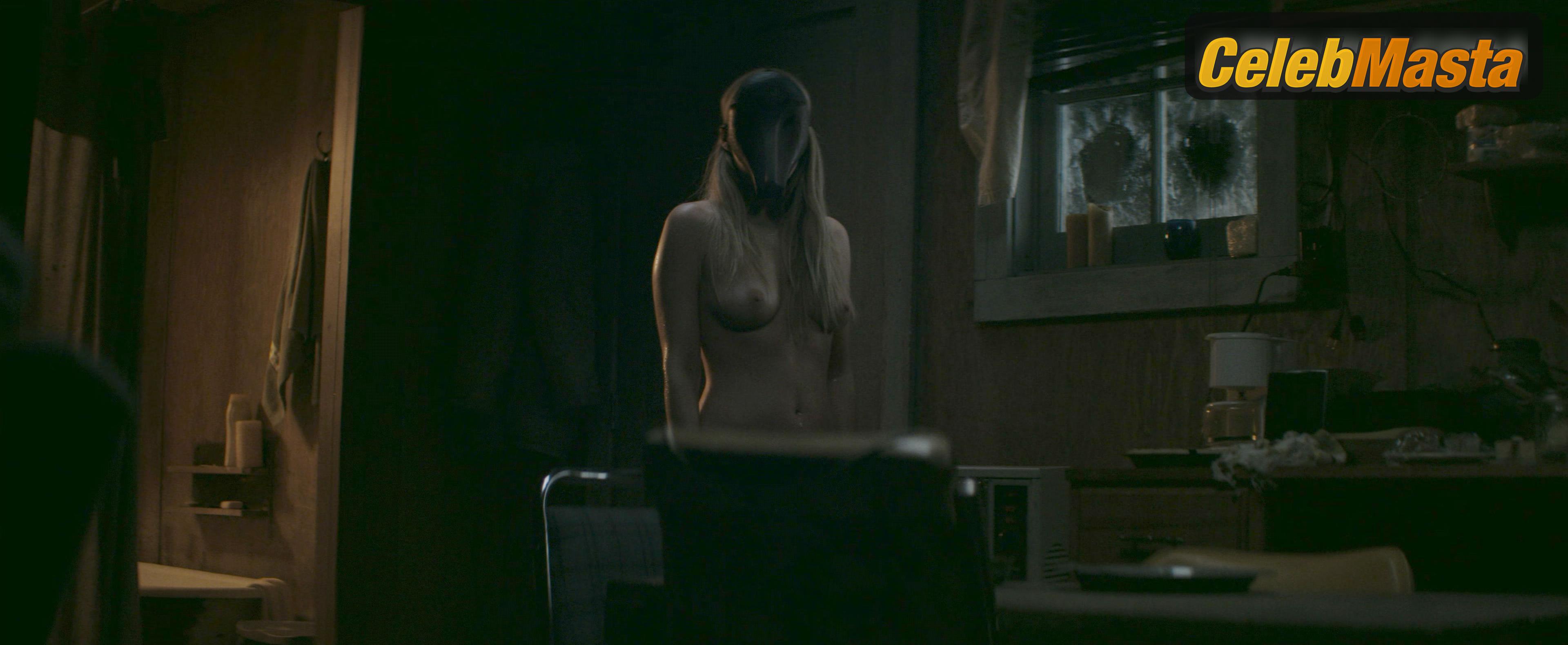 Photo Gallery: Riley Keough in Hold The Dark photo 3