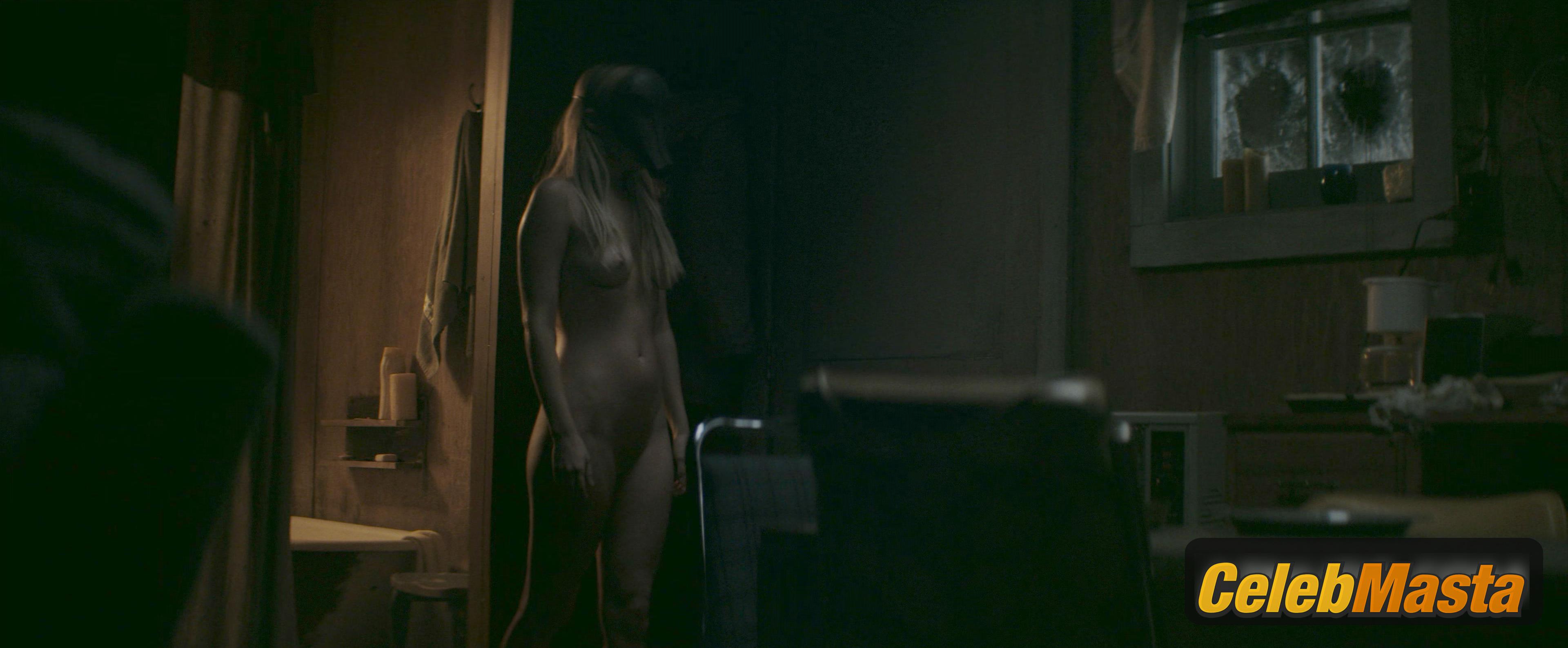 Photo Gallery: Riley Keough in Hold The Dark photo 4