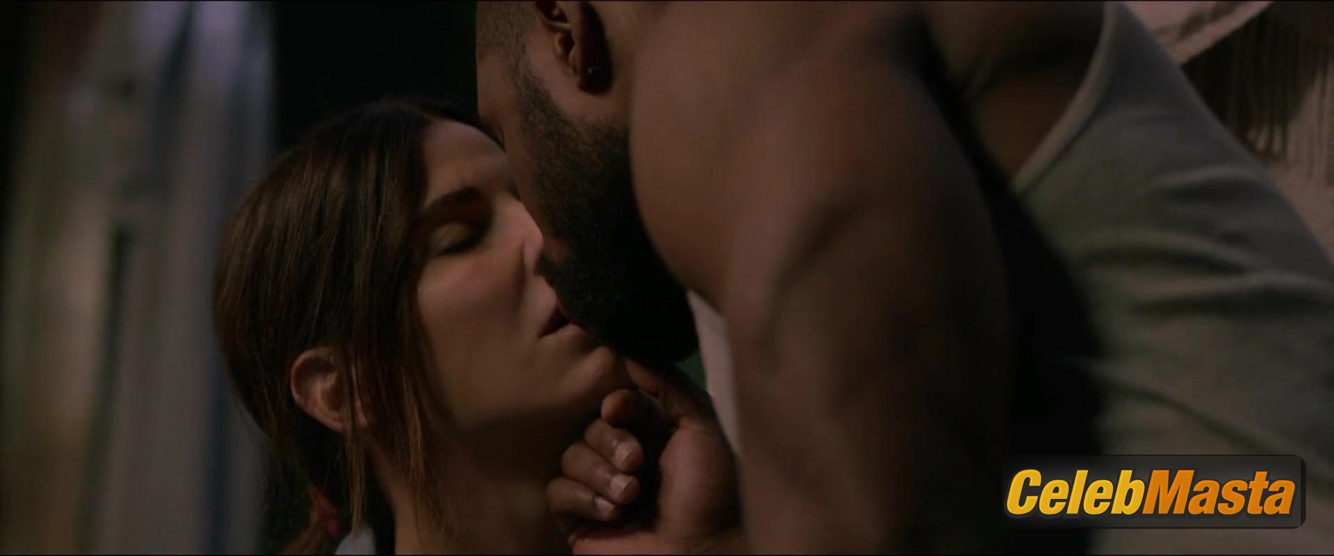 Sandra Bullock Scene Photos Gallery from Bird Box photo 1
