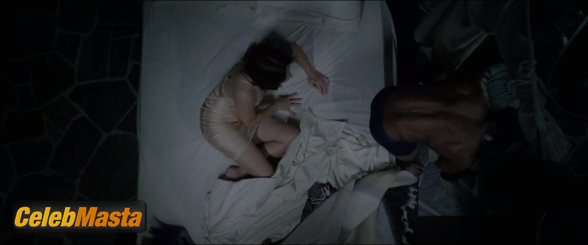 Sandra Bullock Scene Photos Gallery from Bird Box photo 4