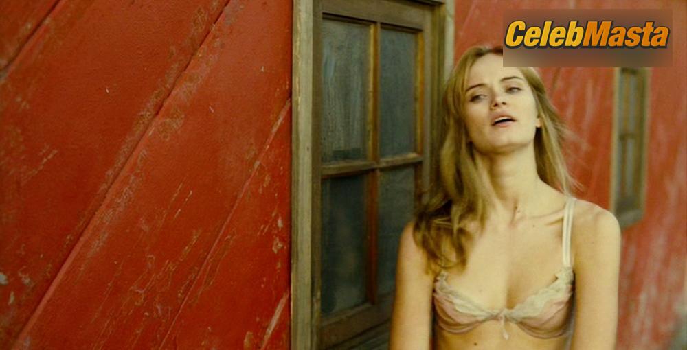 Photo Gallery: Sara Paxton in The Last House On The Left photo 1