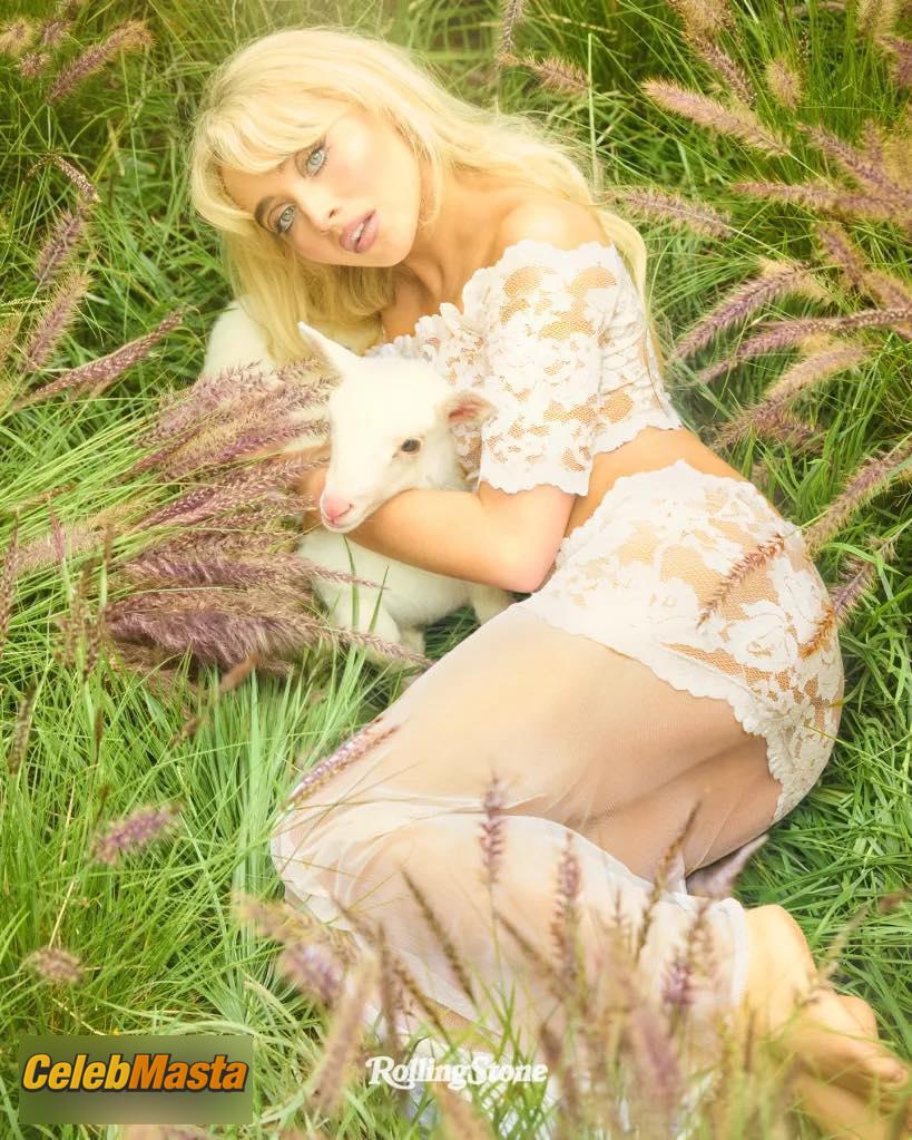 Sabrina Carpenter Photo Set from Rolling Stone photo 4