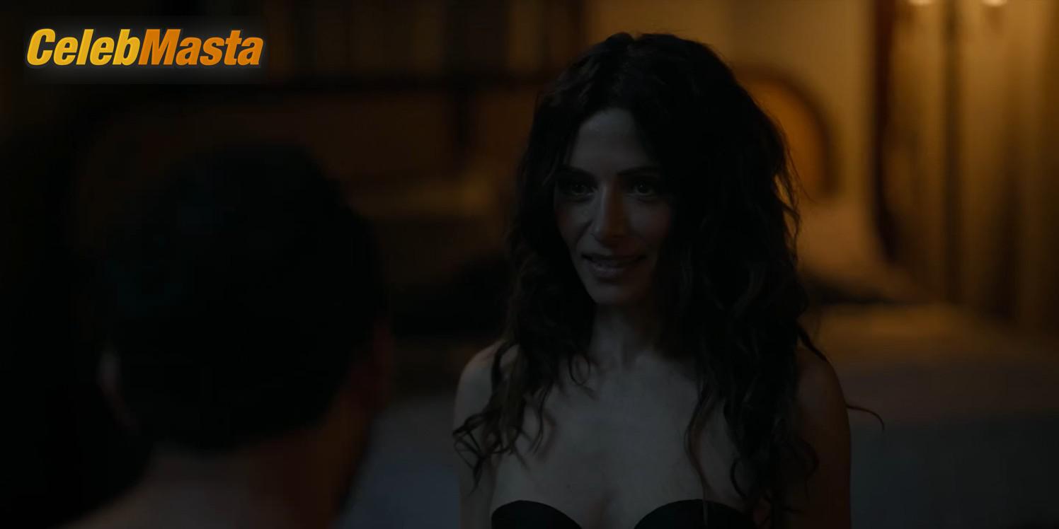 Photo Gallery: Sarah Shahi in Sex/life photo 1