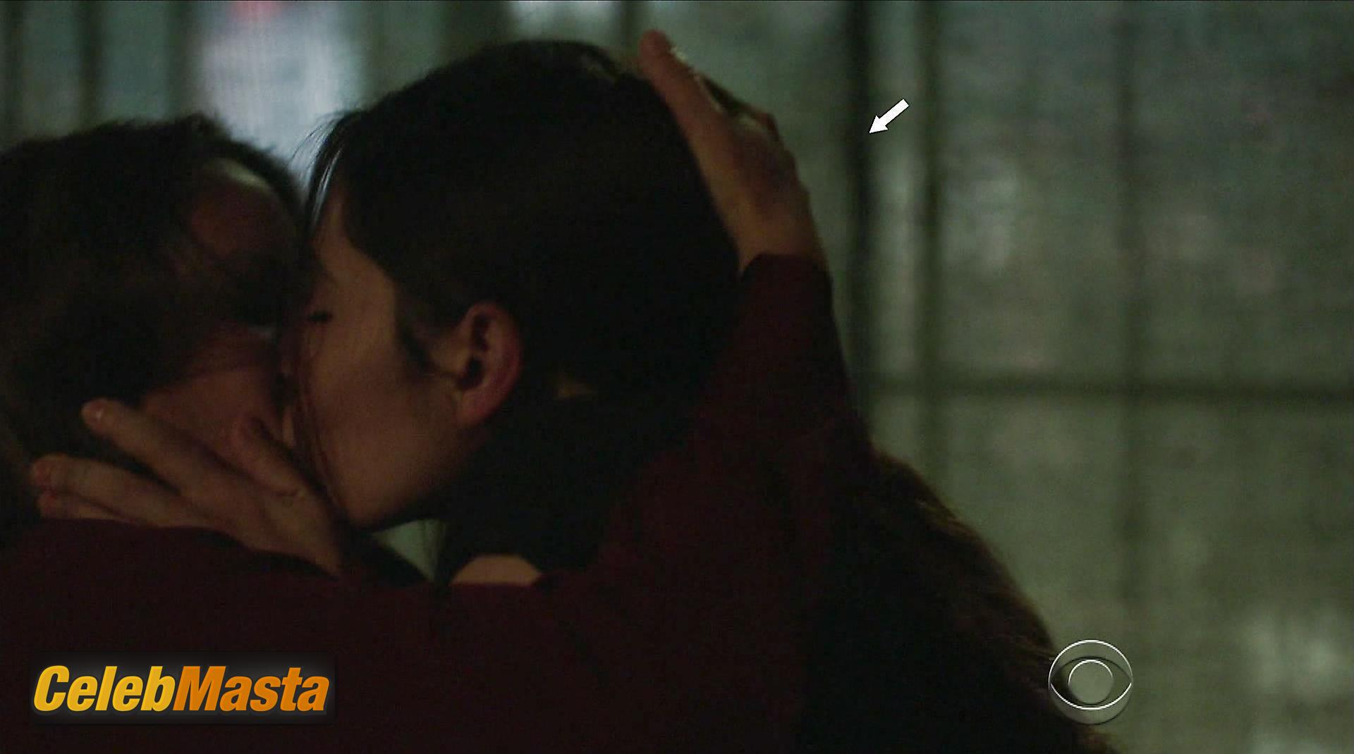 Sarah Shahi Photos from Person Of Interest photo 2