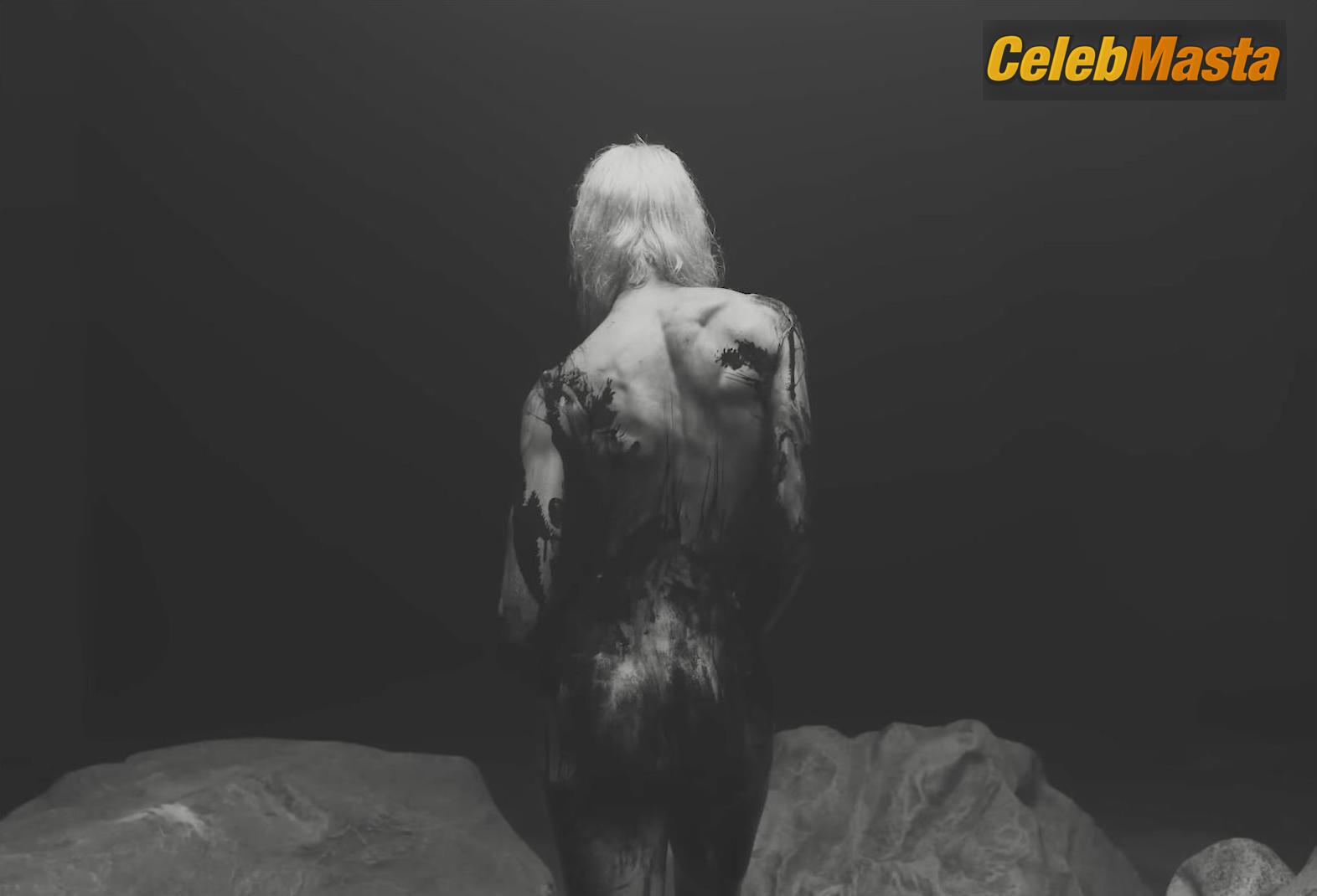 Photo Gallery: Taylor Momsen in For I Am Death // Life Evermore Pt.2 photo 2
