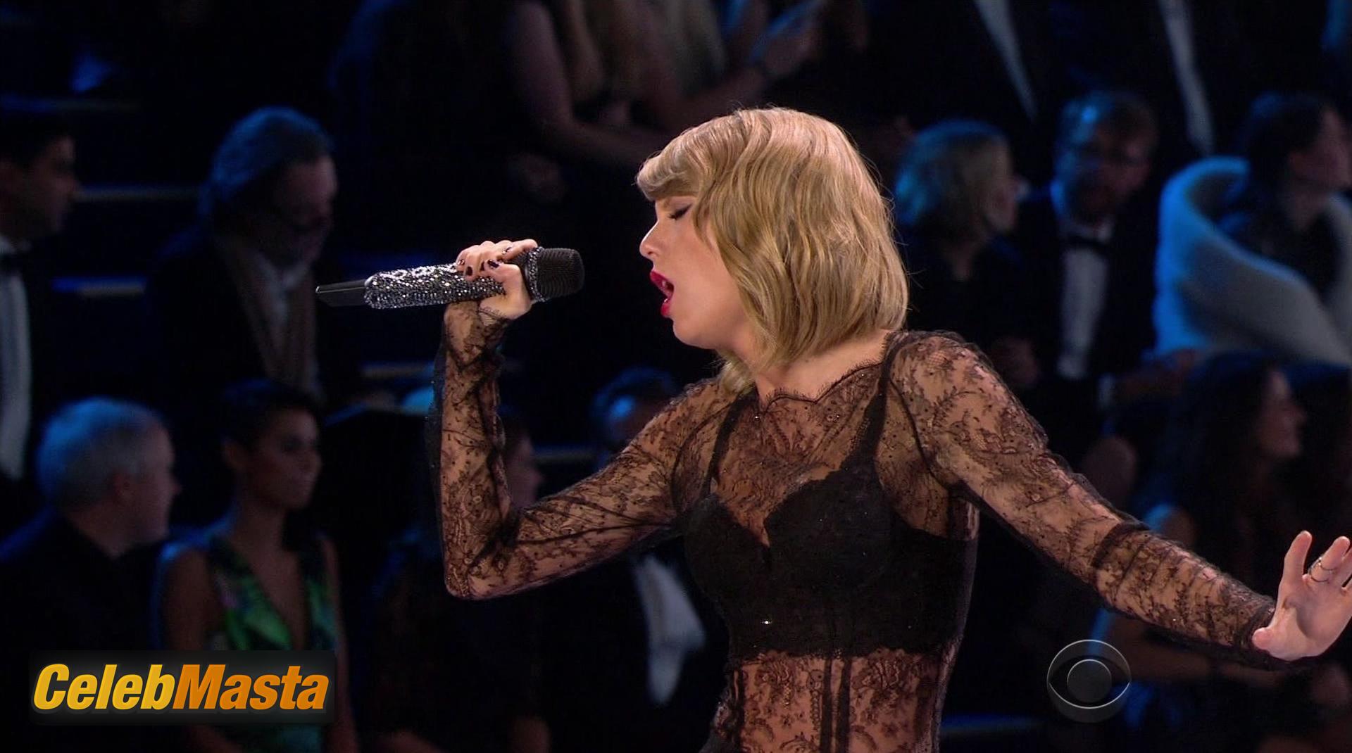 Taylor Swift Photo Collection from The Victoria’s Secret Fashion Show 2014 photo 1