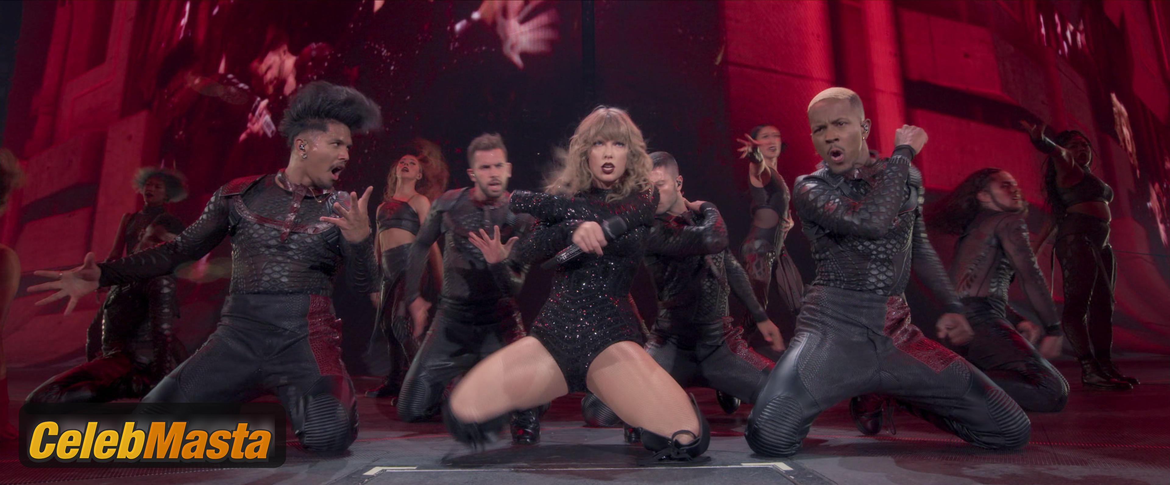 Taylor Swift Photo Set: Reputation Stadium Tour photo 1