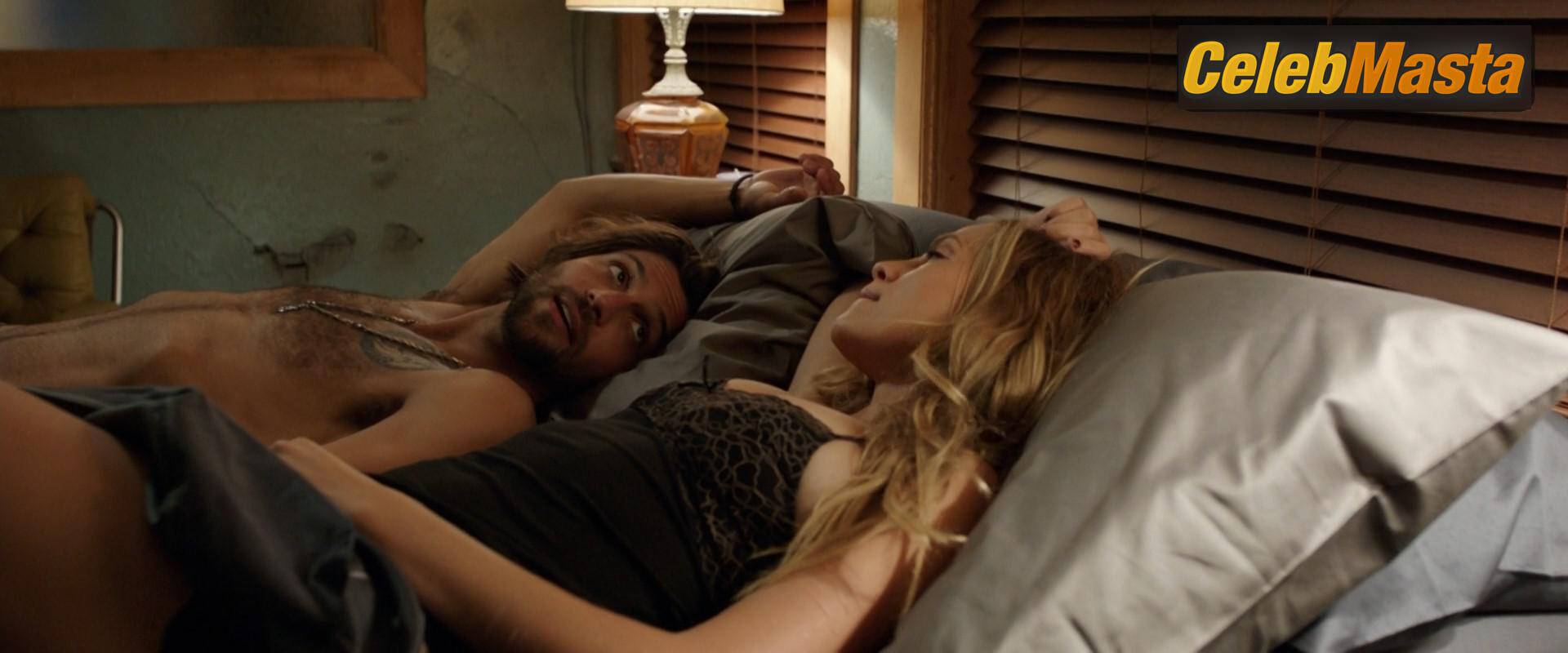 Teresa Palmer Scene Photos Gallery from Lights Out photo 1