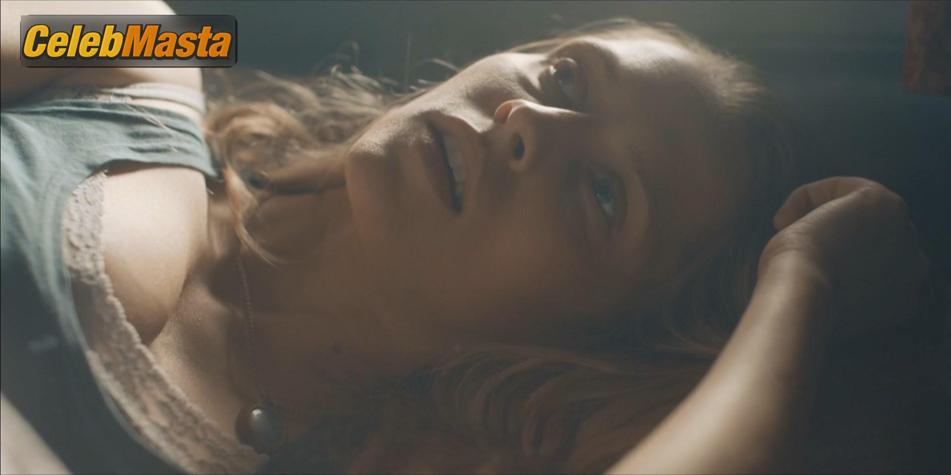 Teresa Palmer Photo Set from A Discovery Of Witches photo 4