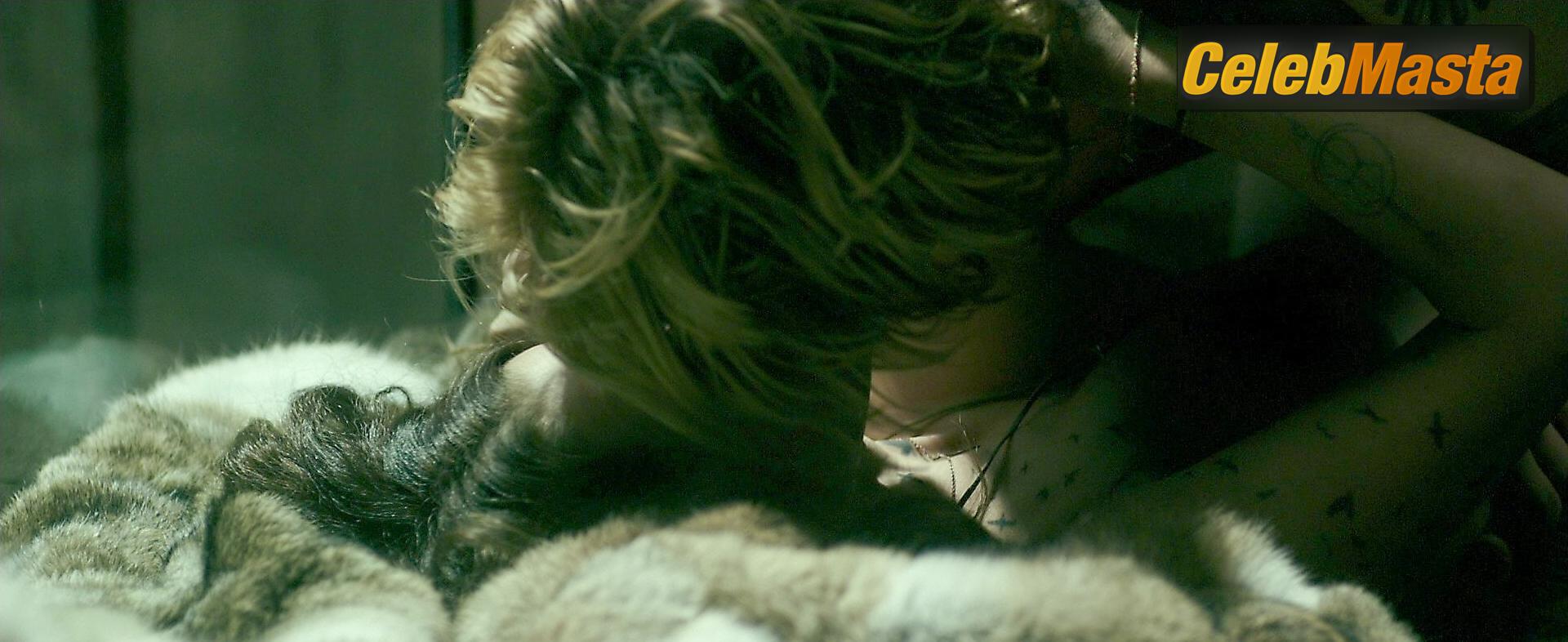 Photo Gallery: Teresa Palmer in Point Break photo 4