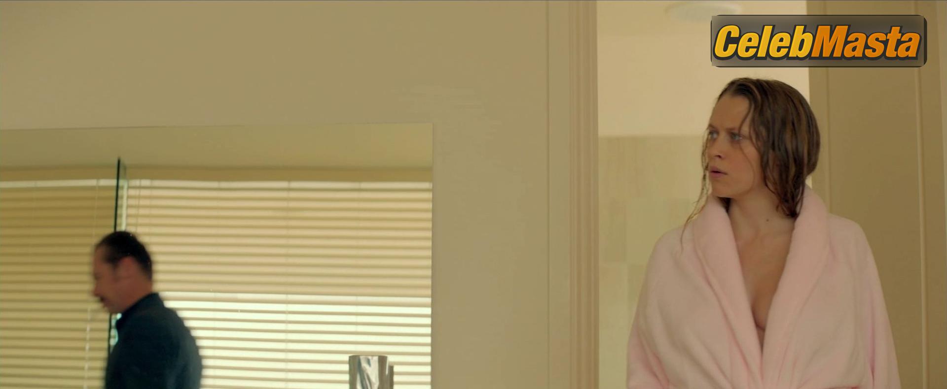 Teresa Palmer Photo Gallery from Kill Me Three Times photo 2