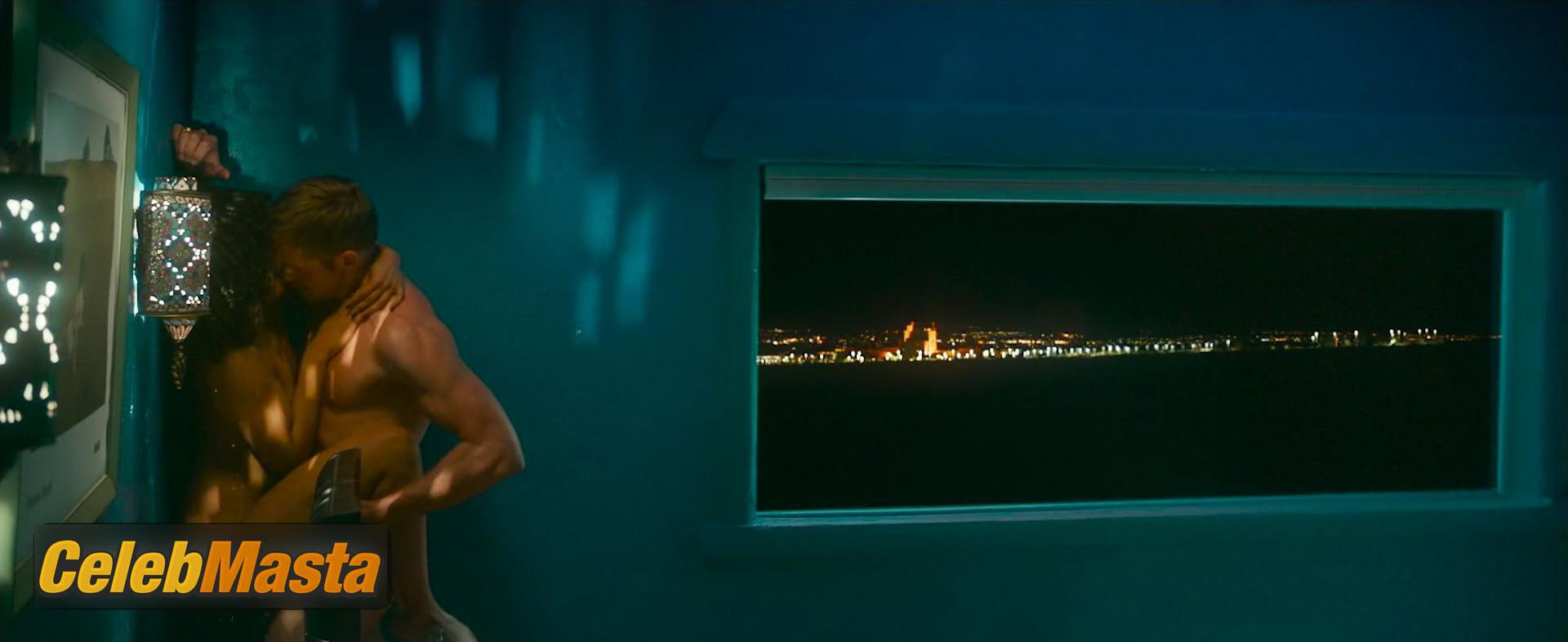 Tessa Thompson Scene Photos Gallery from War On Everyone photo 4