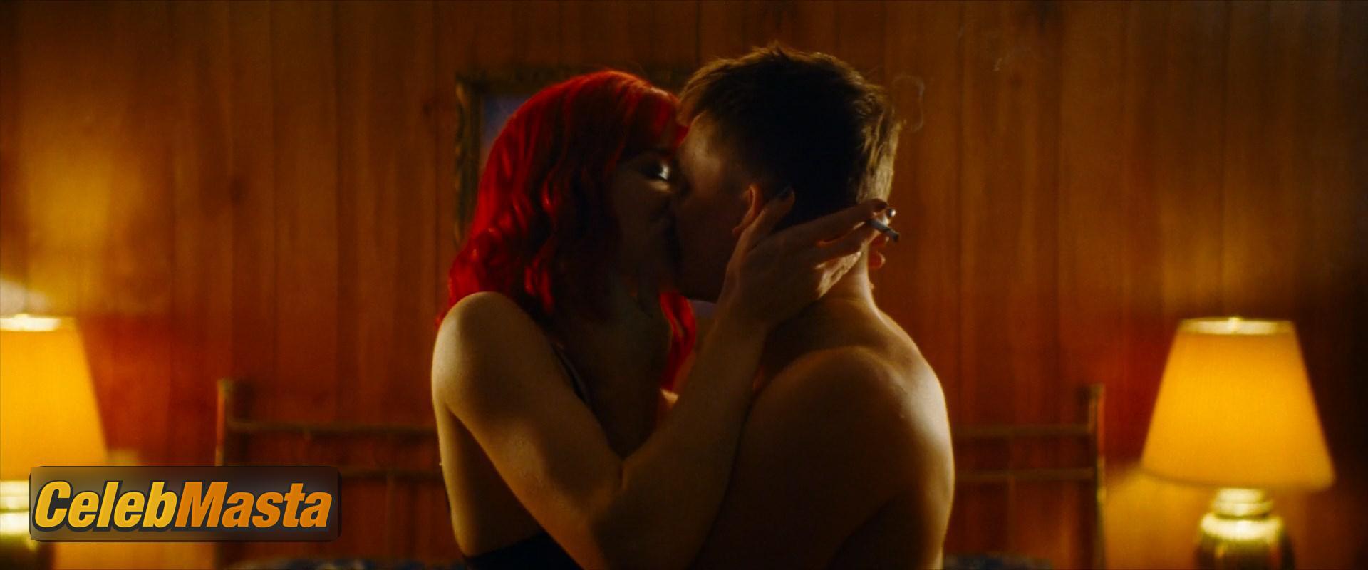 Photo Gallery: Willa Fitzgerald in Strange Darling photo 2