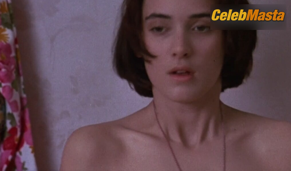 Winona Ryder Scene Photos Gallery from Welcome Home, Roxy Carmichael photo 2