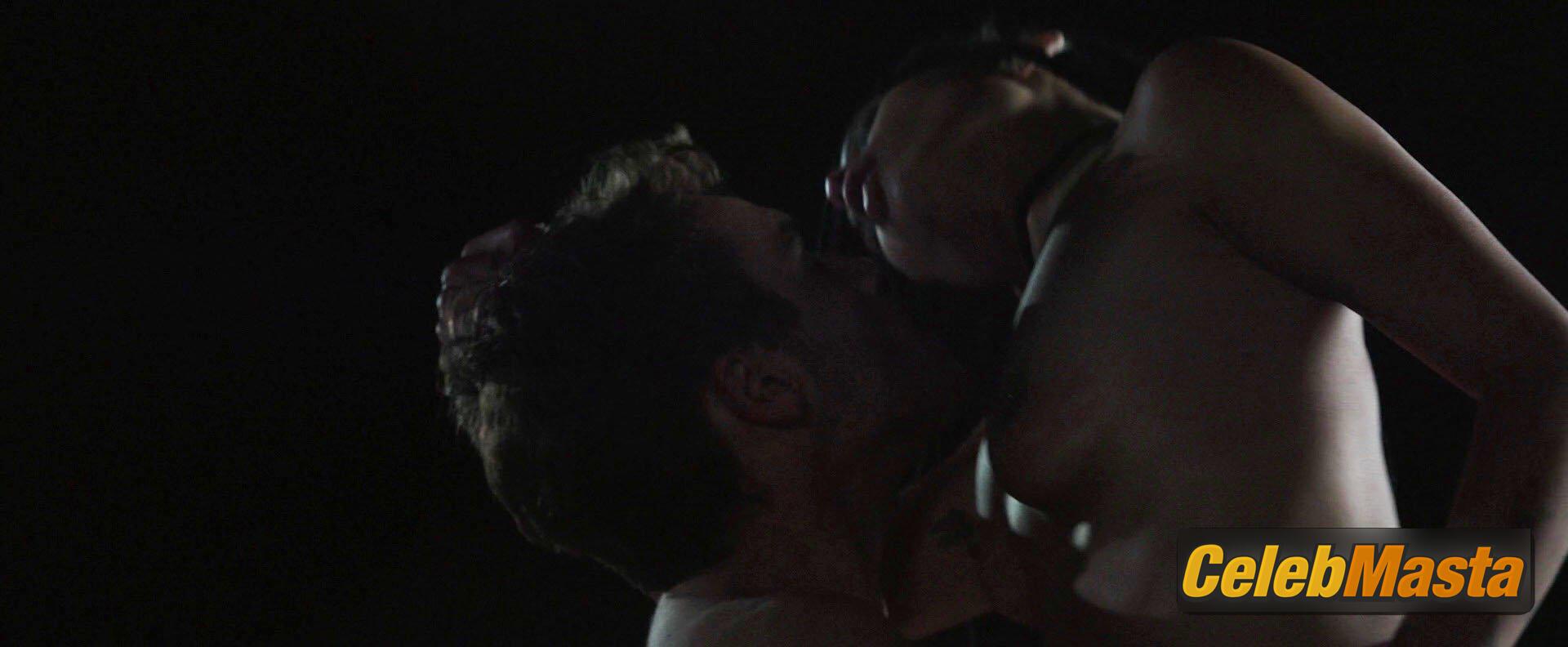 Photo Gallery: Zoe Kravitz in Vincent N Roxxy photo 4