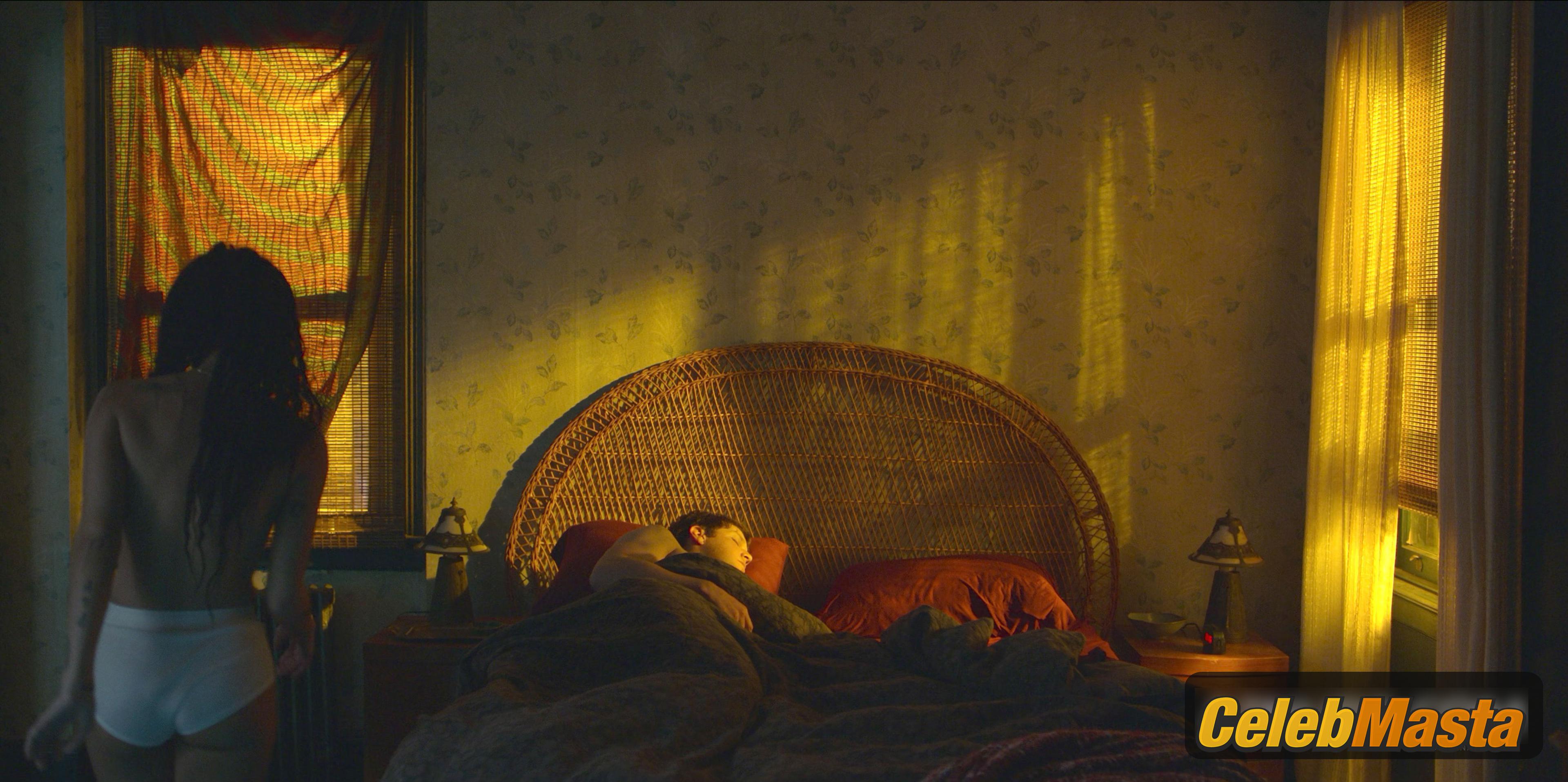 Zoe Kravitz Scene Photos Gallery from High Fidelity photo 4