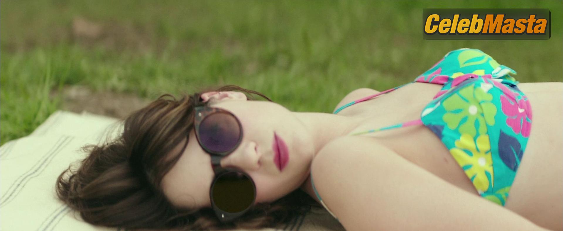 Zooey Deschanel Scene Photos Gallery from The Driftless Area photo 2