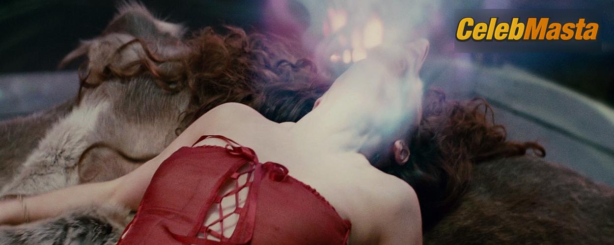 Photo Gallery: Zooey Deschanel in Your Highness photo 3