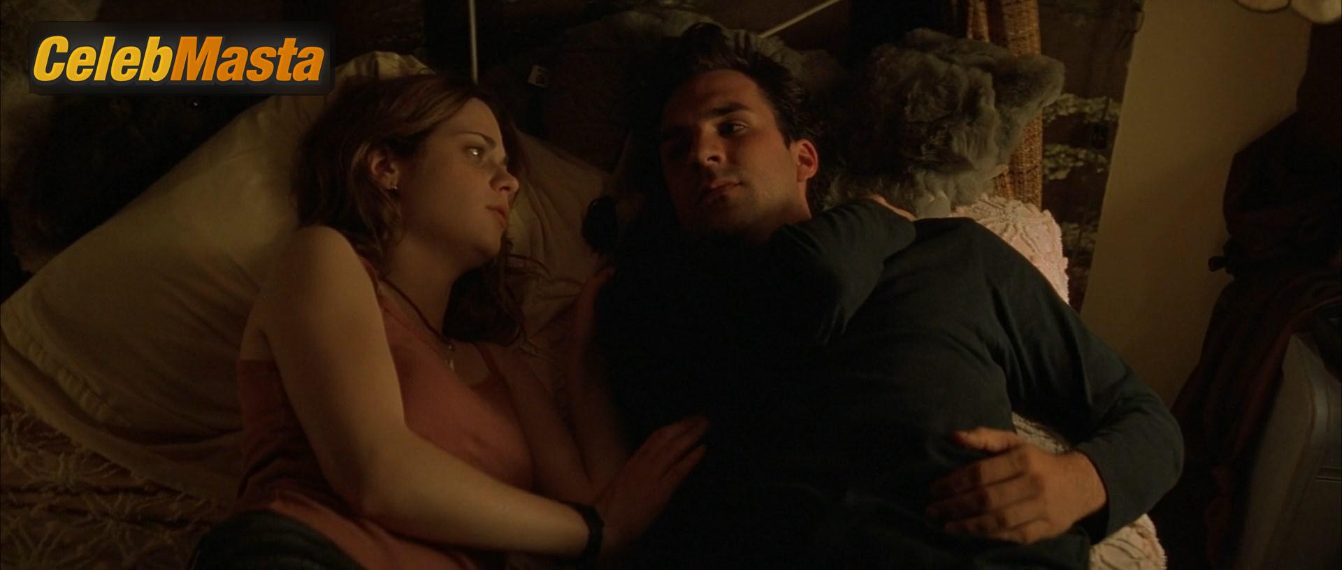 Zooey Deschanel Photo Gallery from All The Real Girls photo 2