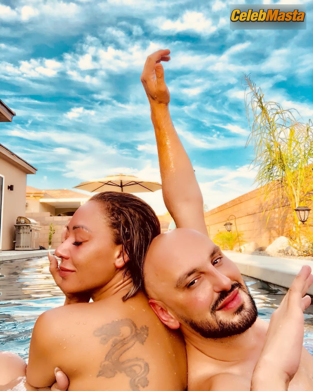 Photo Gallery: Melanie Brown (mel B) On The Pool With Boyfriend photo 2