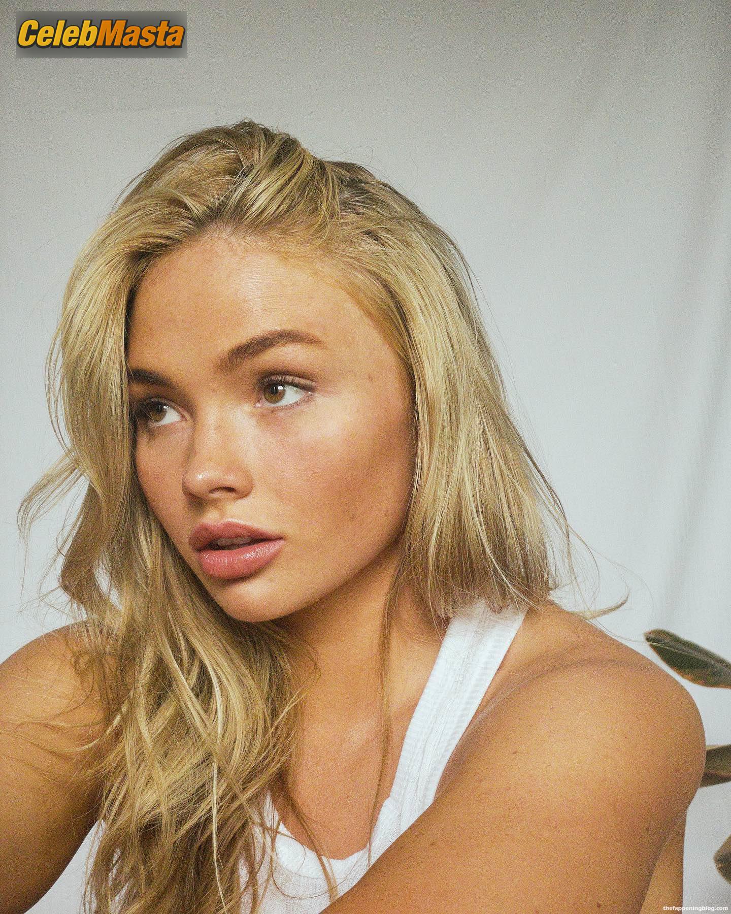 Natalie Alyn Lind Photos: Sexy Poses In A Photoshoot By Noah Asanias photo 2