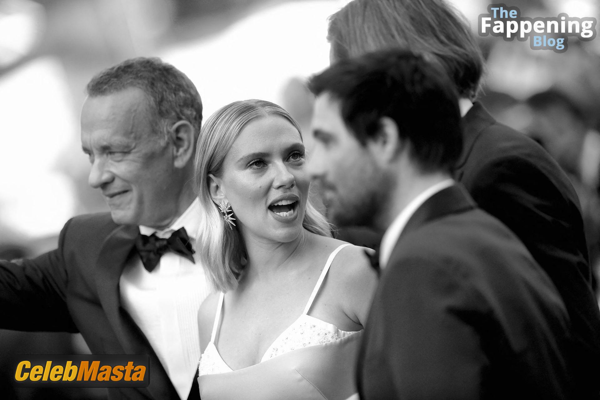 Scarlett Johansson Sizzles In Sexy Look At Cannes Red Carpet Photo Gallery photo 4
