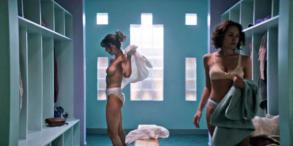 Alison Brie Alison Brie Nude Scene Photos Gallery - Photo 18 of 58