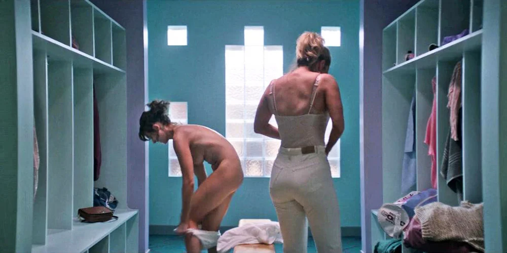 Alison Brie Alison Brie Nude Scene Photos Gallery - Photo 20 of 58