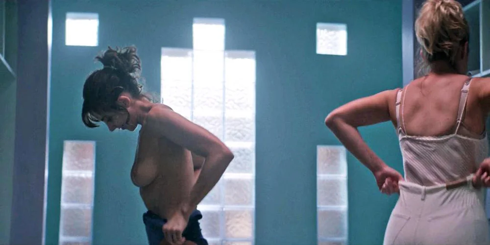 Alison Brie Alison Brie Nude Scene Photos Gallery - Photo 21 of 58