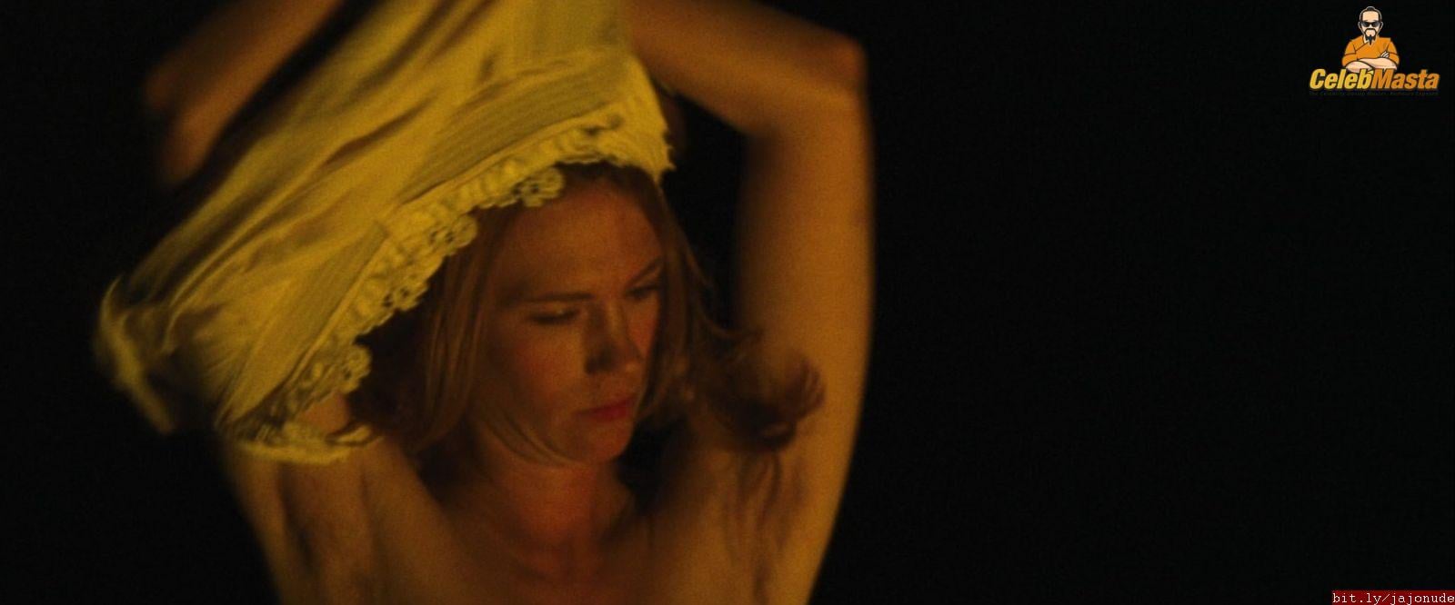 January Jones Nude Photo Gallery: January Jones - Photo 20 of 35