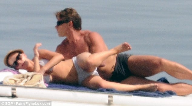 Scarlett Johansson Pics Gallery photo 1