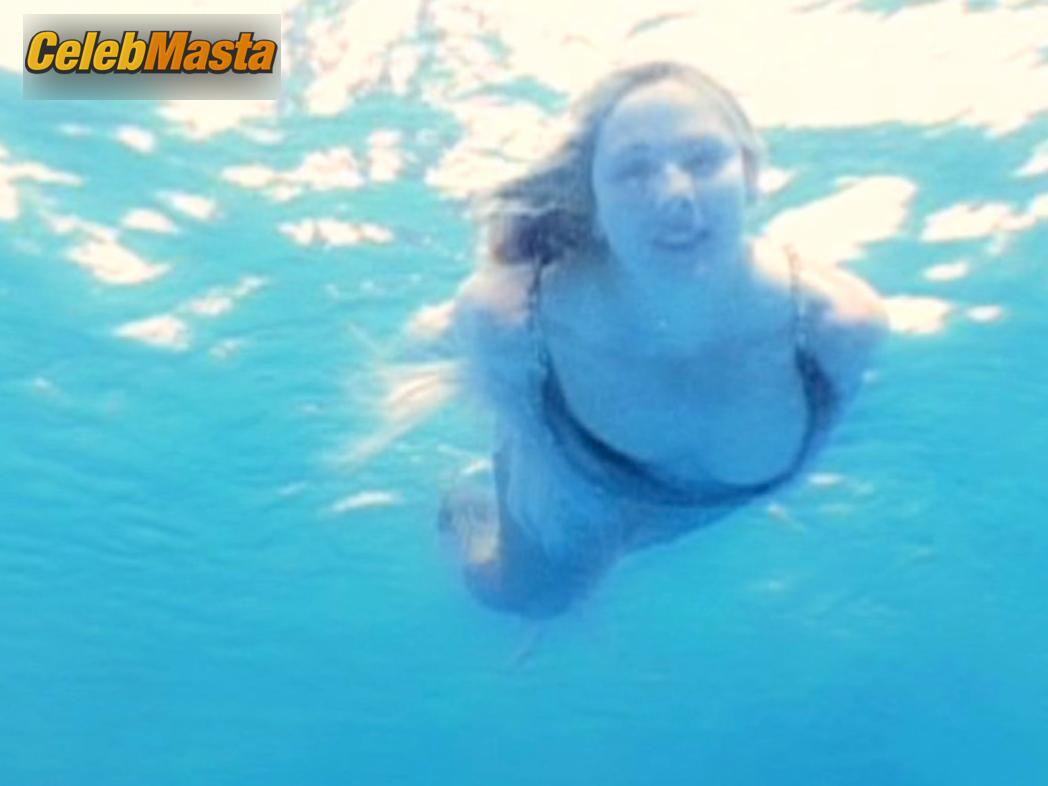 Kim Cattrall Kim Cattrall Nude Pics from the Set of Kim Cattrall Sexual Intelligence - Photo 7 of 7
