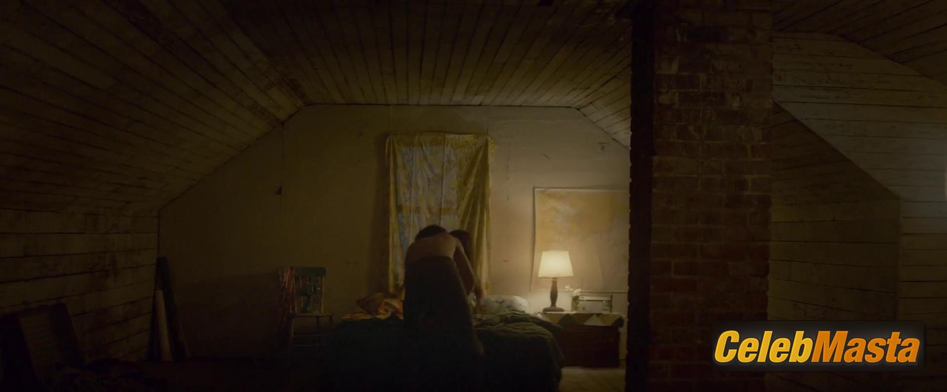 Aubrey Plaza Aubrey Plaza Topless Photo Set from The Driftless Area - Photo 7 of 9