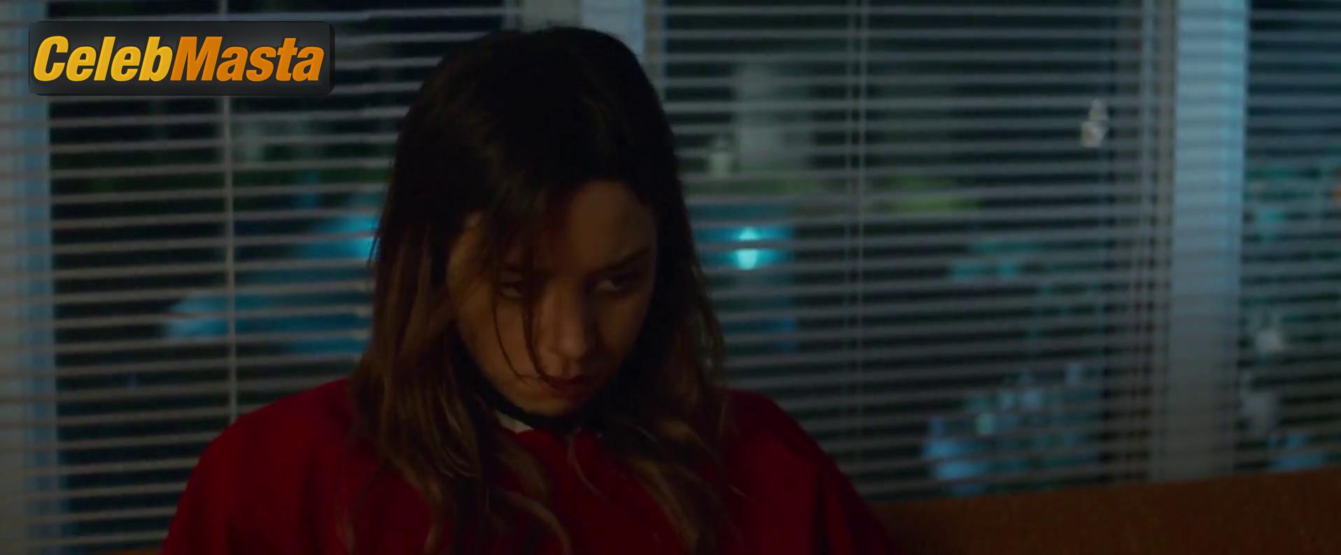 Aubrey Plaza Aubrey Plaza Topless Photo Set from The Driftless Area - Photo 8 of 9