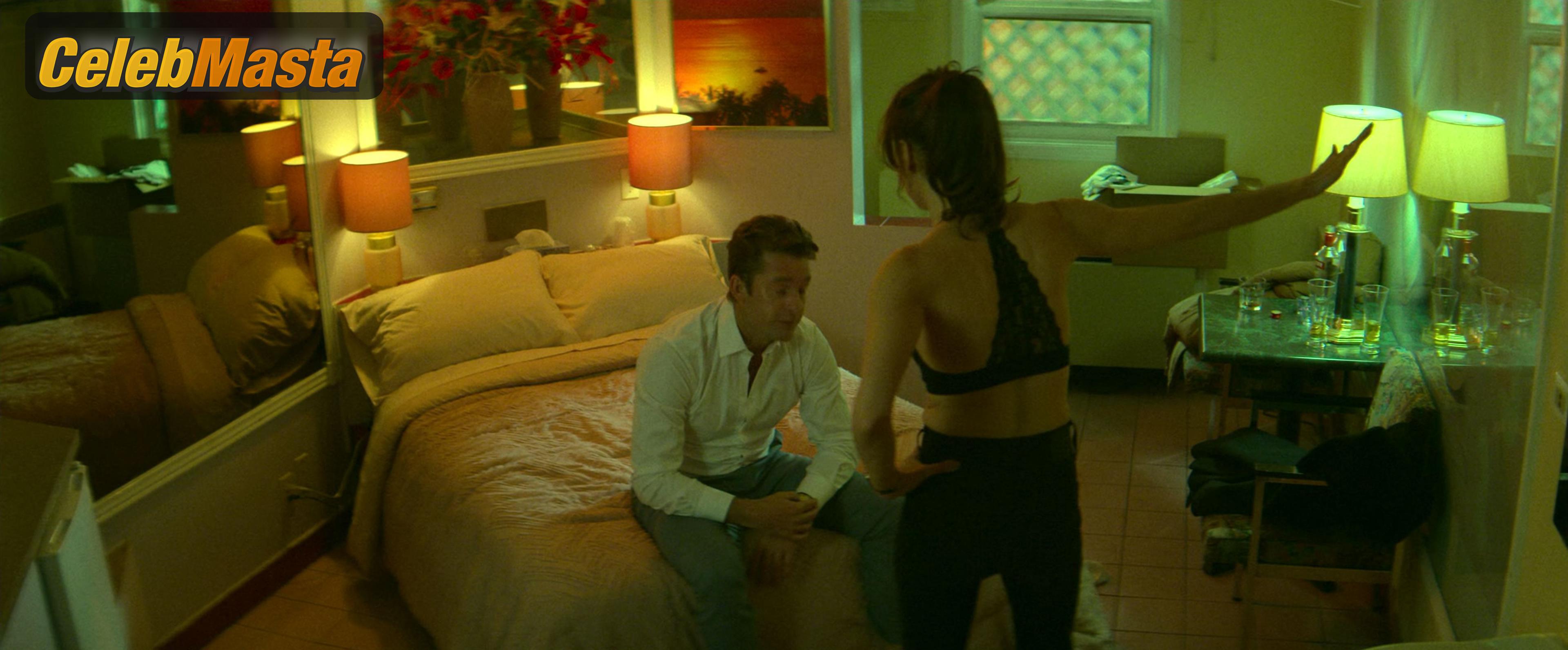 Aubrey Plaza Aubrey Plaza Nude Pics from the Set of Best Sellers - Photo 5 of 6